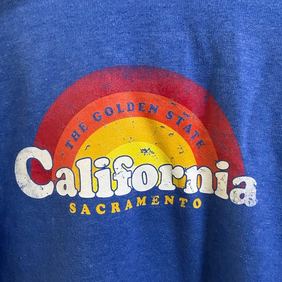 Nice Retro SACRAMENTO California Blue Short Sleeve Hoodie Sweatshirt Men’s XL - Picture 2 of 5